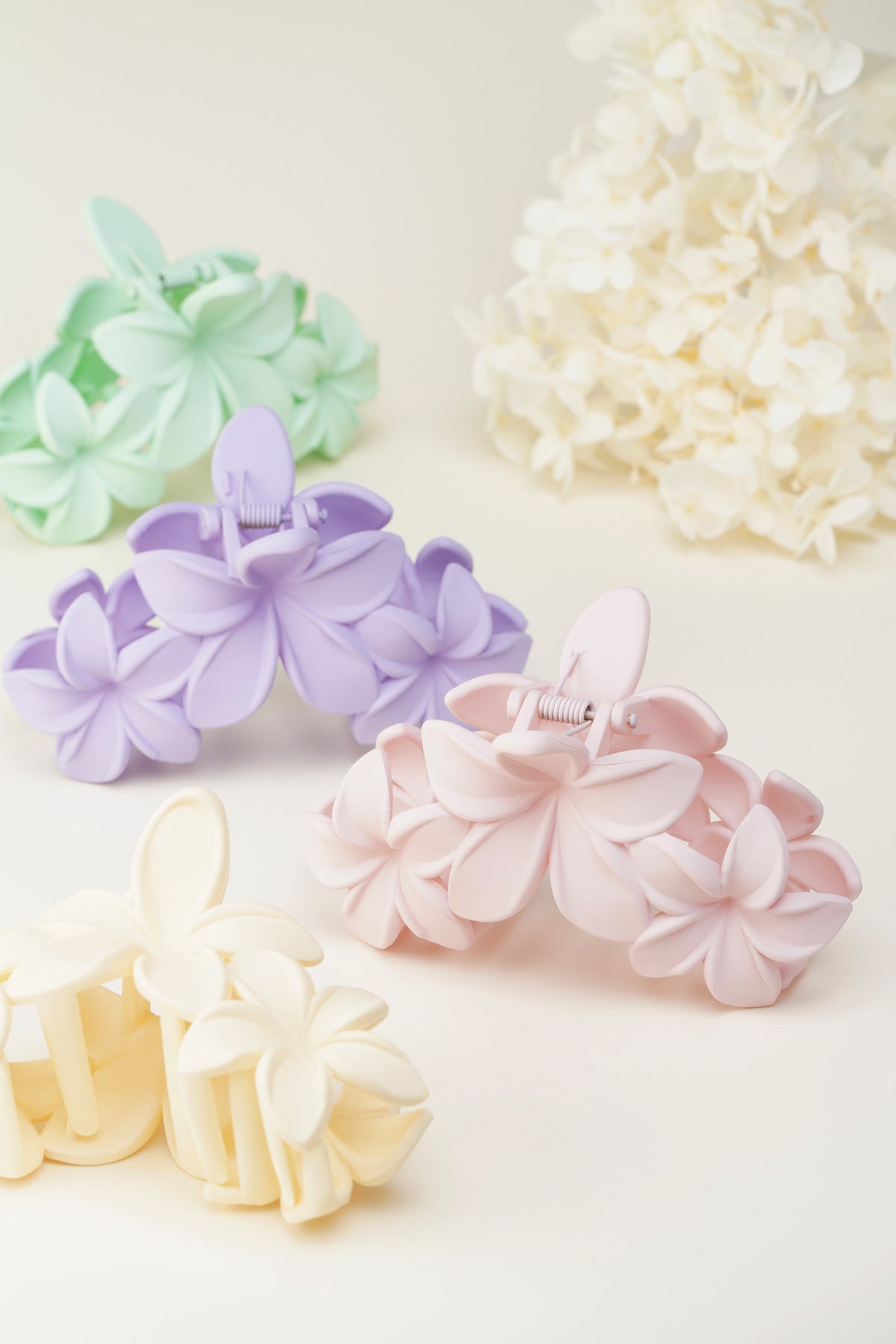 hair clip with large flowers - cotton candy pink