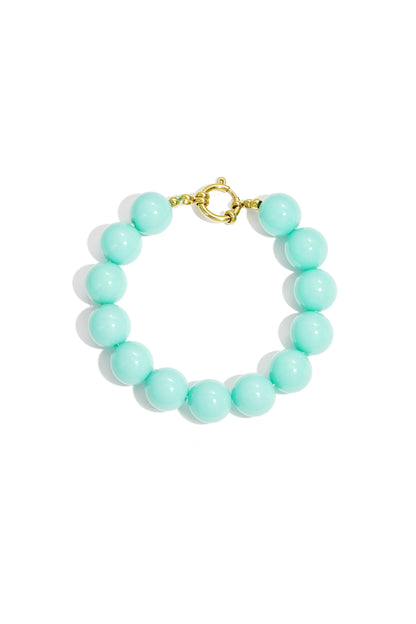 Bracelet with large beads and front closure