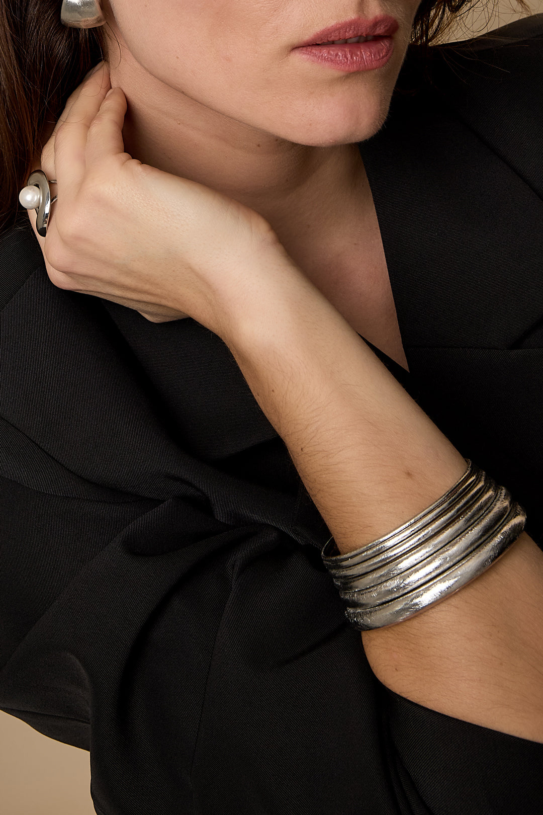 Bangle with brushed effect - 8 mm